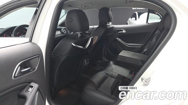 Mercedes-Benz GLA-Class 2019 — photo 17