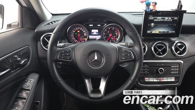 Mercedes-Benz GLA-Class 2019 — photo 20