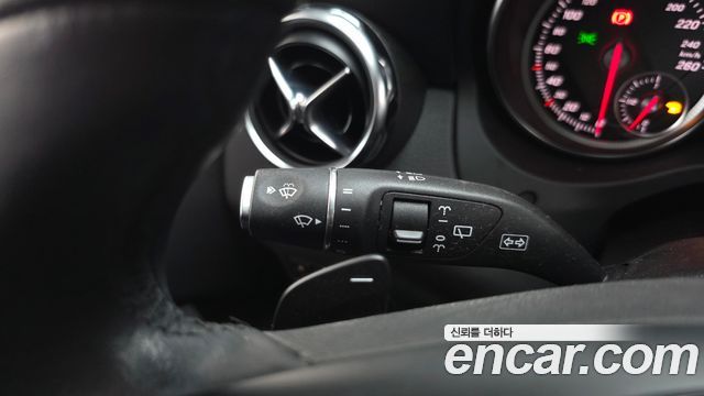 Mercedes-Benz GLA-Class 2019 — photo 25