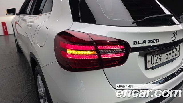 Mercedes-Benz GLA-Class 2019 — photo 9