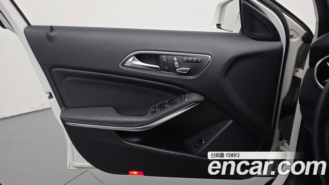 Mercedes-Benz GLA-Class 2019 — photo 14