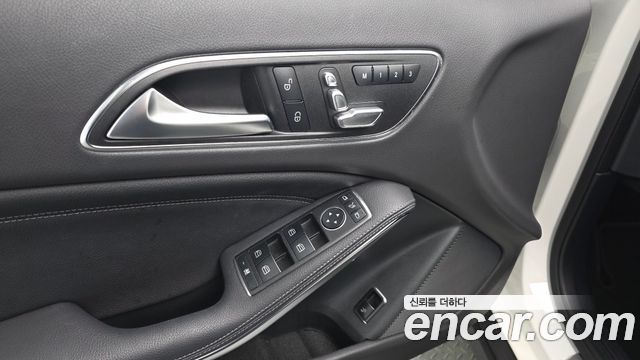 Mercedes-Benz GLA-Class 2019 — photo 27