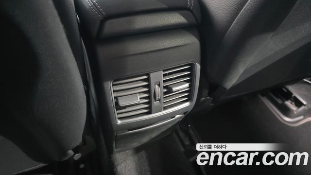 Mercedes-Benz GLA-Class 2019 — photo 30