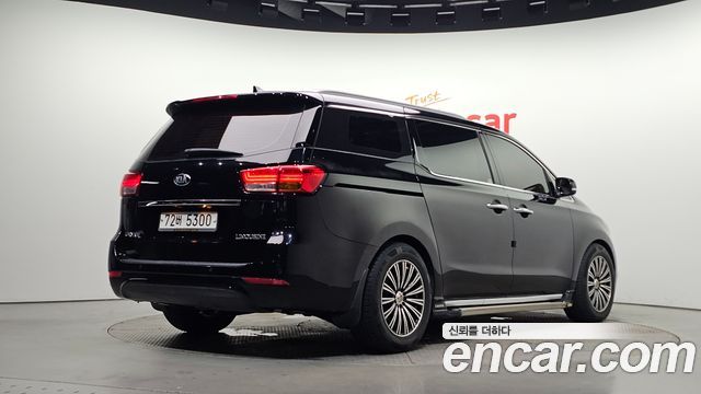 Kia Canival 2015 — photo 2