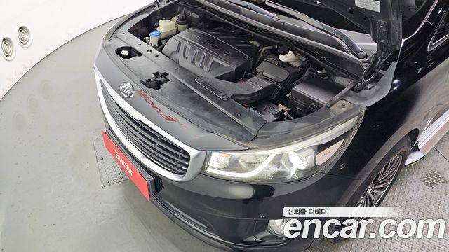 Kia Canival 2015 — photo 6