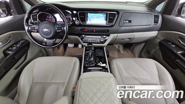 Kia Canival 2015 — photo 7