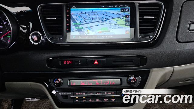 Kia Canival 2015 — photo 15