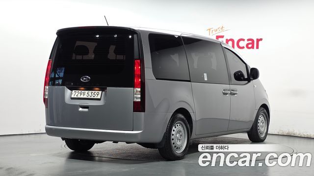 Hyundai Staria 2022 — photo 2