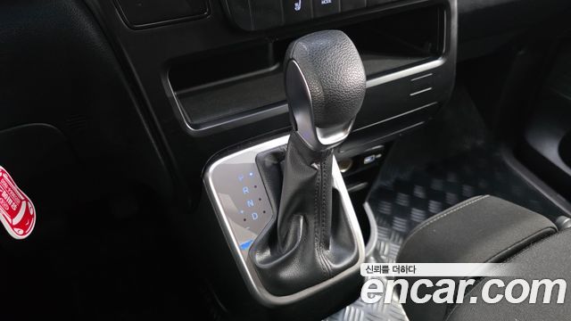 Hyundai Staria 2022 — photo 9