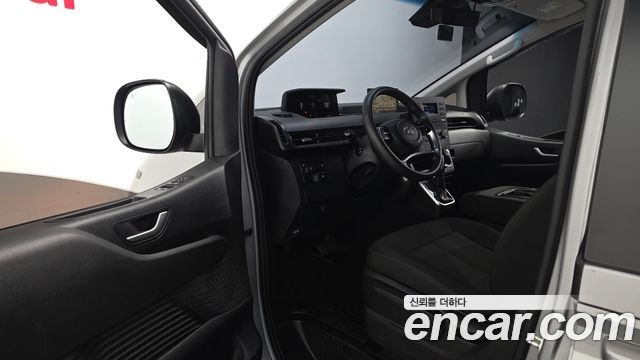 Hyundai Staria 2022 — photo 10