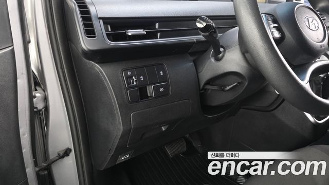 Hyundai Staria 2022 — photo 13