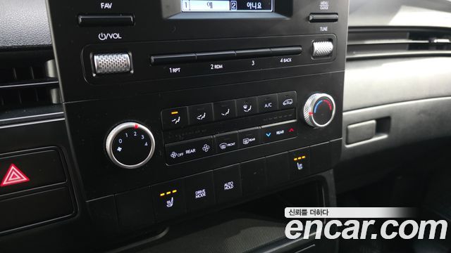 Hyundai Staria 2022 — photo 18