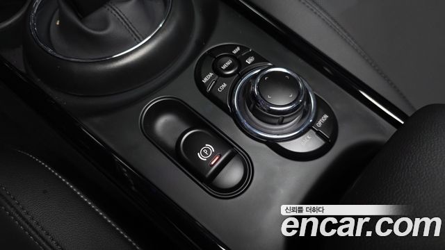 Mini Clubman 2024 — photo 31