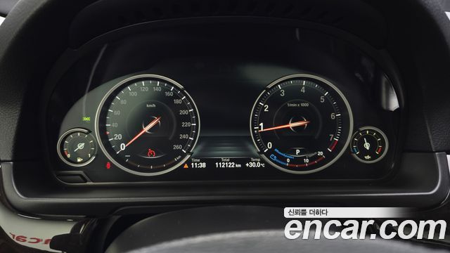 BMW 5-Series 2013 — photo 8