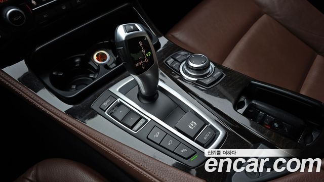 BMW 5-Series 2013 — photo 9