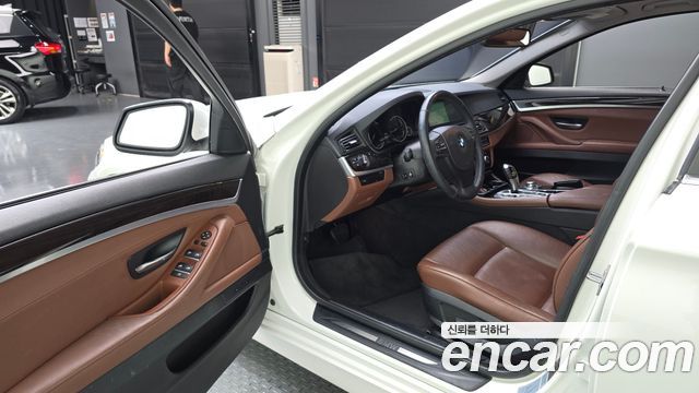 BMW 5-Series 2013 — photo 10