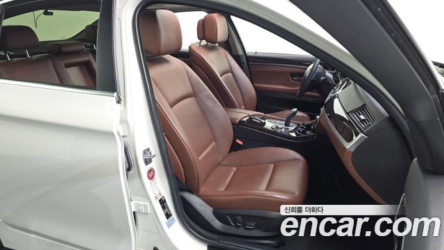 BMW 5-Series 2013 — photo 12