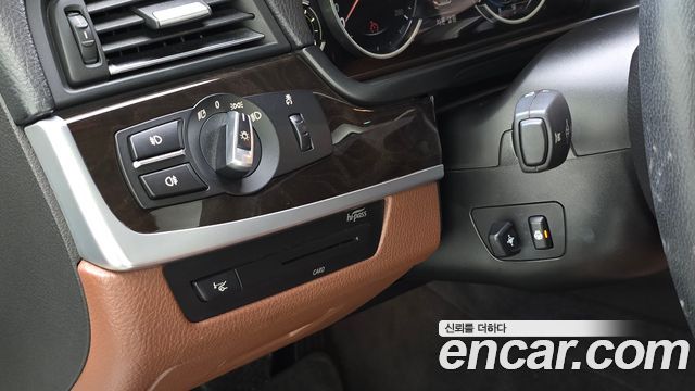 BMW 5-Series 2013 — photo 14