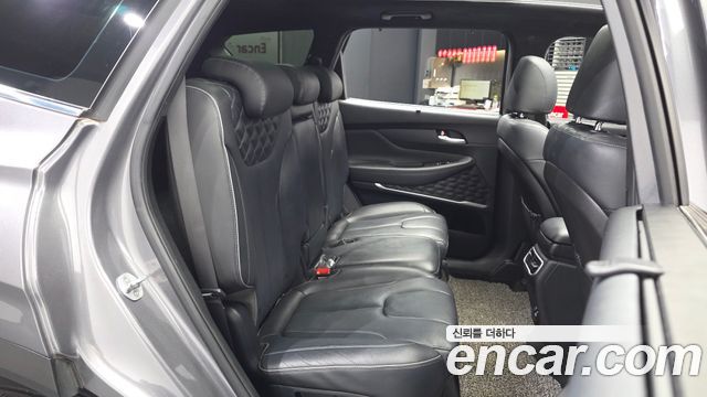 Hyundai Santafe 2021 — photo 18