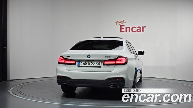 BMW 5-Series 2017 — photo 4