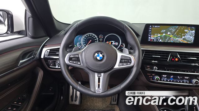 BMW 5-Series 2017 — photo 13