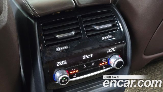 BMW 5-Series 2017 — photo 19