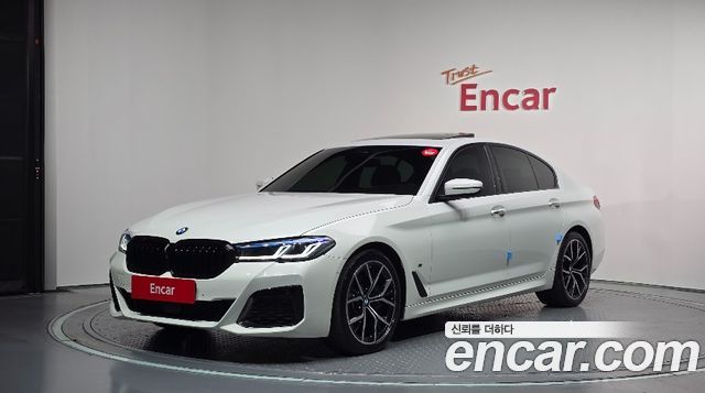 BMW 5-Series 2017 — photo 20