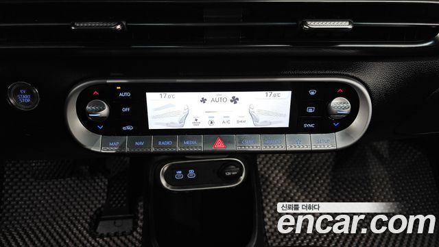 Genesis GV60 2022 — photo 24