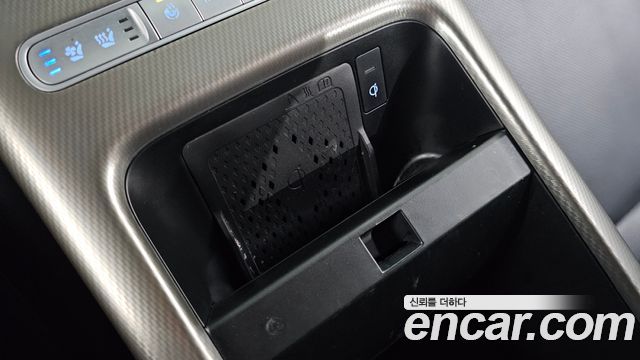 Genesis GV60 2022 — photo 30