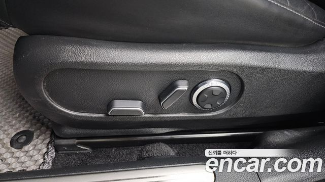 Genesis GV60 2022 — photo 32