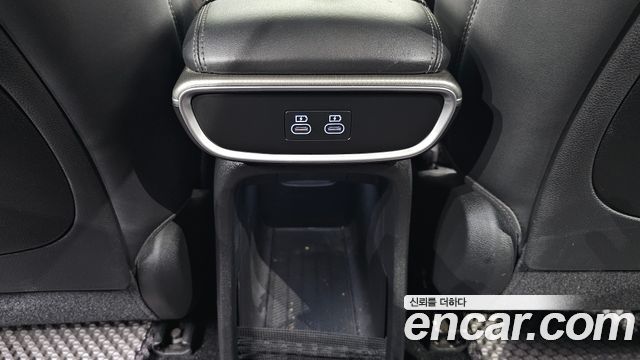 Genesis GV60 2022 — photo 33
