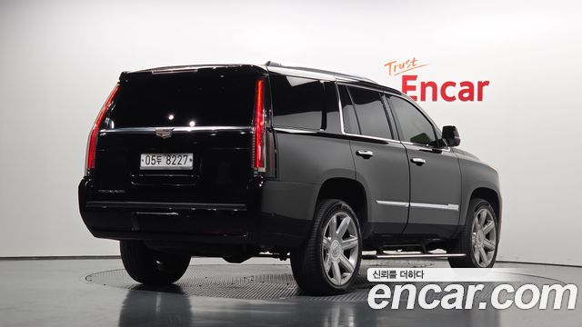Cadillac Escalade 2017 — photo 2