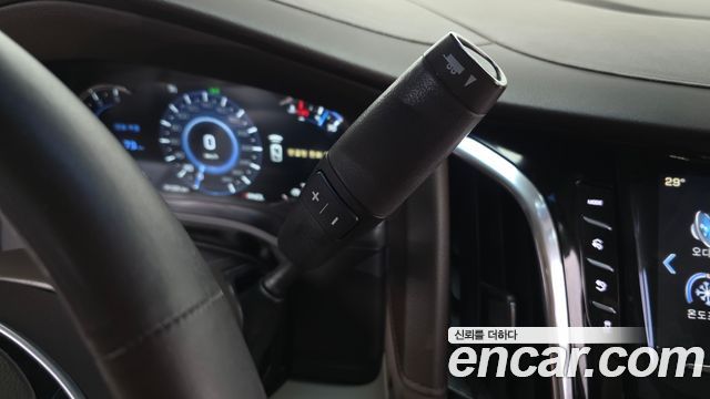 Cadillac Escalade 2017 — photo 12