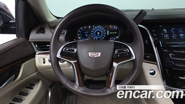 Cadillac Escalade 2017 — photo 19