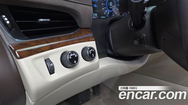 Cadillac Escalade 2017 — photo 25