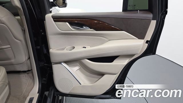 Cadillac Escalade 2017 — photo 15