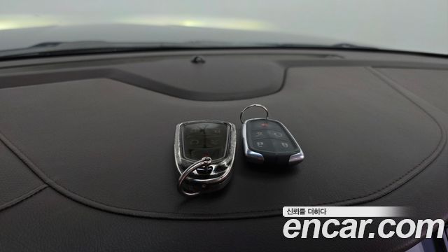 Cadillac Escalade 2017 — photo 33