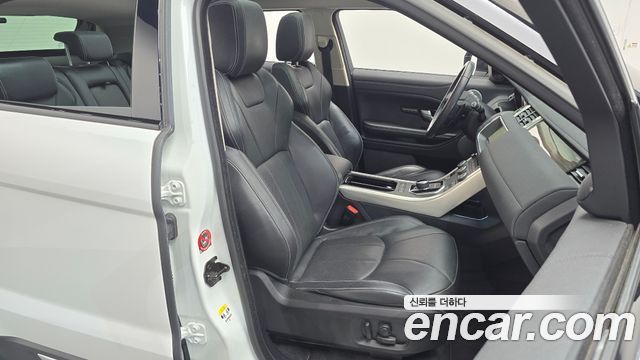 Land Rover Range Rover Evoque 2017 — photo 12