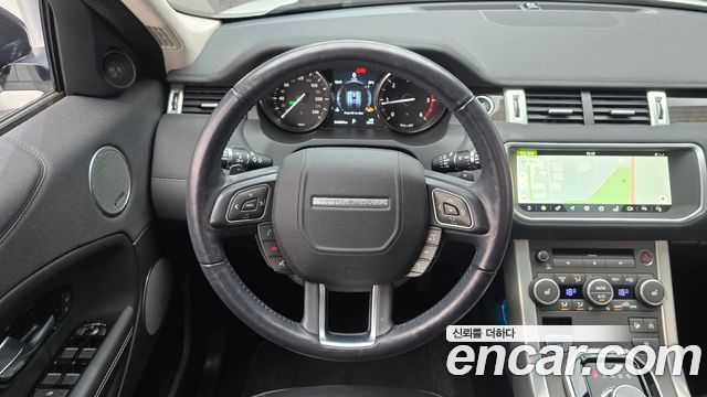 Land Rover Range Rover Evoque 2017 — photo 13