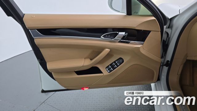 Porsche Panamera 2013 — photo 14