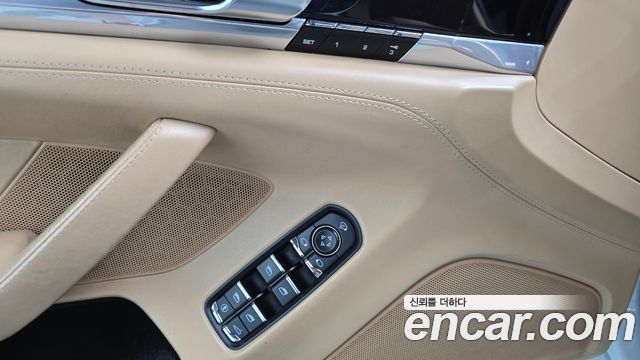Porsche Panamera 2013 — photo 28