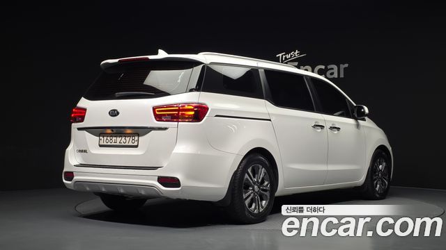 Kia Canival 2019 — photo 2