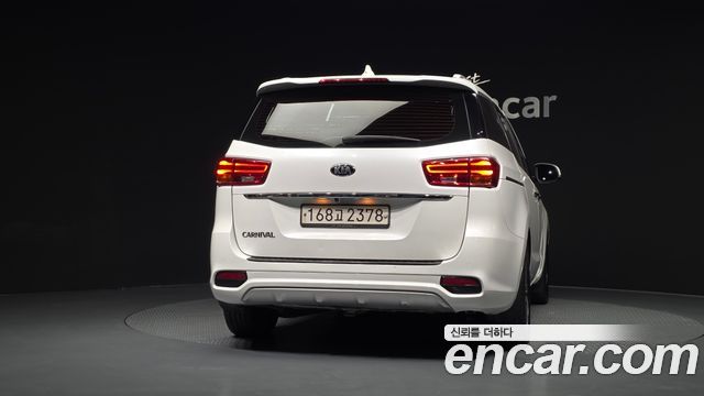Kia Canival 2019 — photo 4
