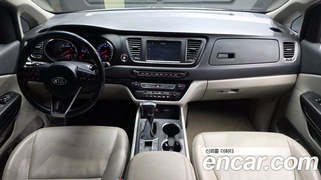 Kia Canival 2019 — photo 10