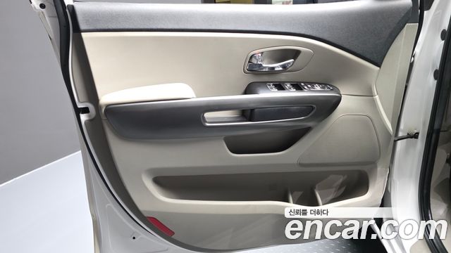 Kia Canival 2019 — photo 14