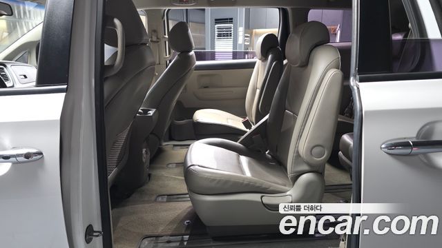 Kia Canival 2019 — photo 16
