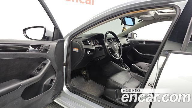 Volkswagen Jetta 2014 — photo 10