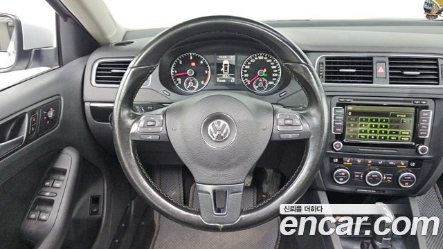 Volkswagen Jetta 2014 — photo 12