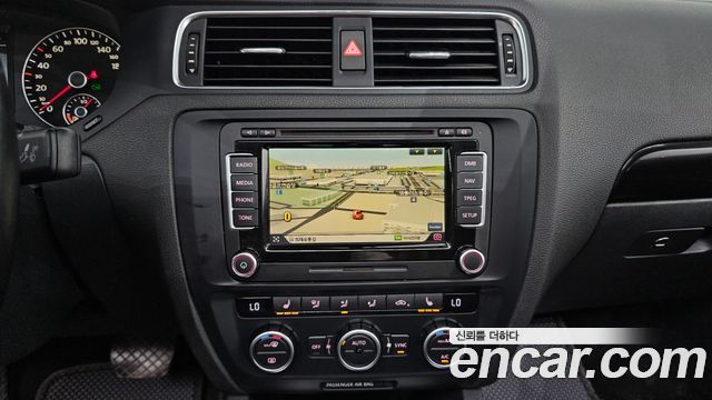 Volkswagen Jetta 2014 — photo 13