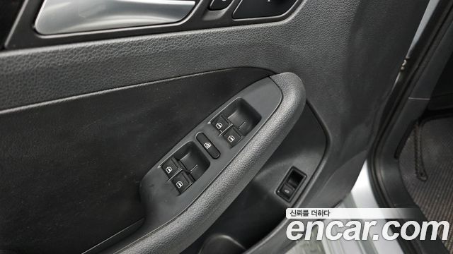 Volkswagen Jetta 2014 — photo 15